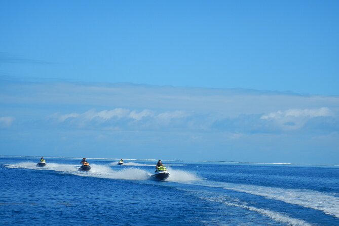 2 hours discovery tour of Moorea by Jet Ski - Riding out from Opunohu