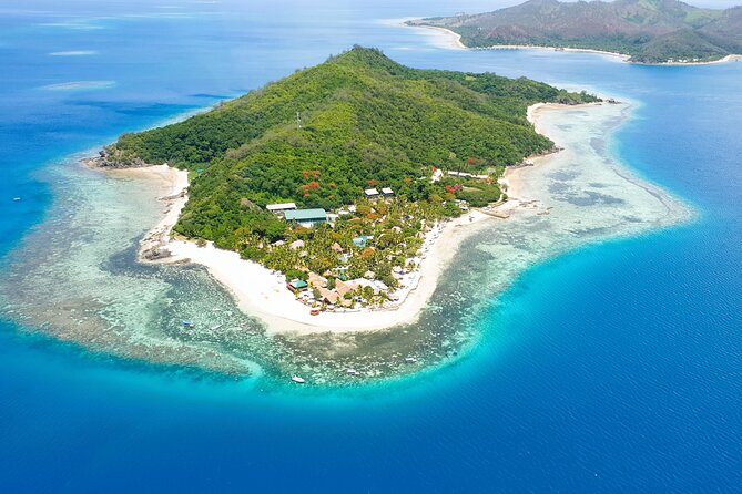 25 minutes Mamanuca Island Tour - Tavarua, the heart-shaped surf island