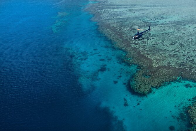 25 minutes Mamanuca Island Tour - Malolo Lailai, the largest stop on the route