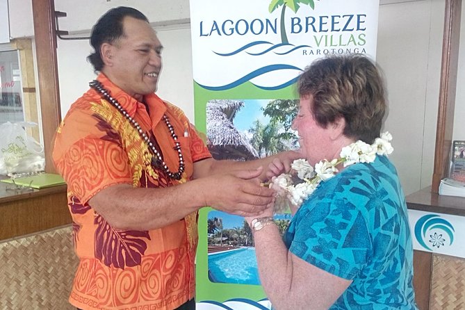 3-Hour Rarotonga Island Discovery Tour - Small groups can change the whole mood
