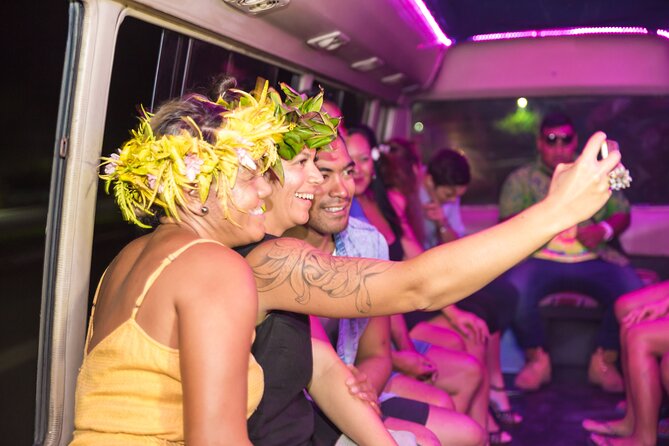 4-Hour Rarotonga Going Troppo Nightlife Tour - Vaianas Bar brings music and the first food break