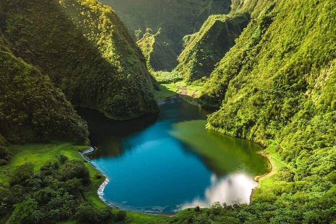 4x4 Safari HEREAKIMANU Tour in the Heart of Tahiti - What the guides add to the day