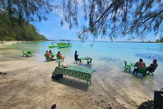 Activity/Excursion Lagoon Tour to Moorea by Canoe 6 hours - Cook Bay and Opunohu Bay set the tone