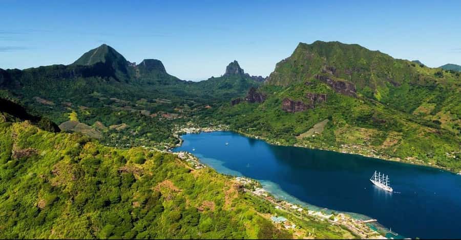 Albert Tours Excursion Safari - Moorea Safari tours&pick up - A fast route through Moorea’s mountain interior