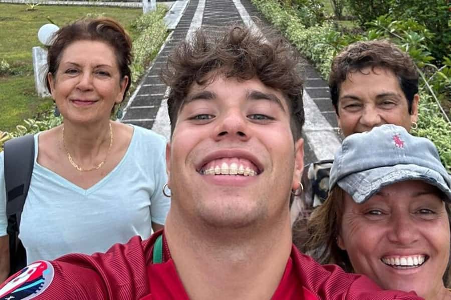 Apia: Full-Day Upolu Island Tour with Waterfalls and Beaches - The Bahá’í Temple closes the day quietly