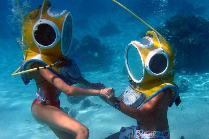 Aquablue Moorea - Stingrays and colorful fish