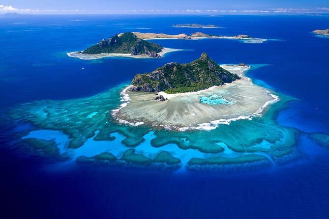 Blue Lagoon Cruises - Explorer Cruise - 3 Nights - Day two: Yasawa beaches and a possible shark swim