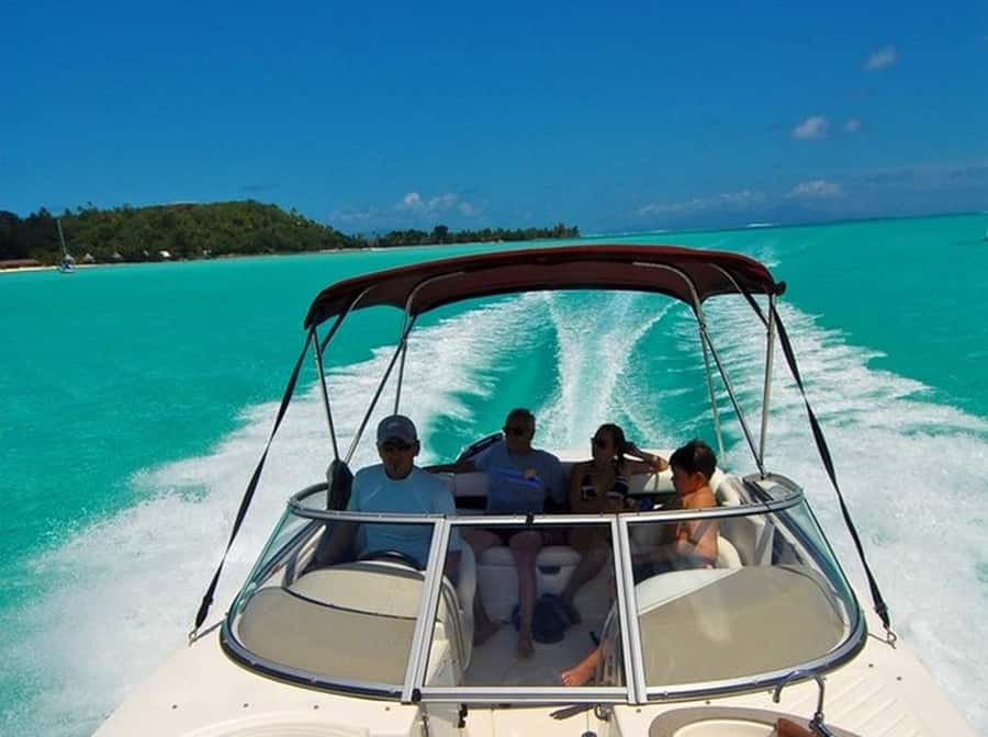 Bora Bora: 3.5-Hour Lagoon Boat Tour with Snorkeling - The manta-ray feeding ground