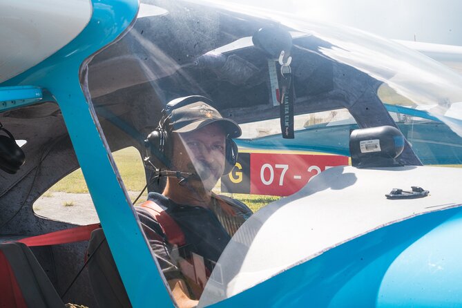 Bora Bora 30-minute Private Flight in a Light Aircraft - The pilots and personal service