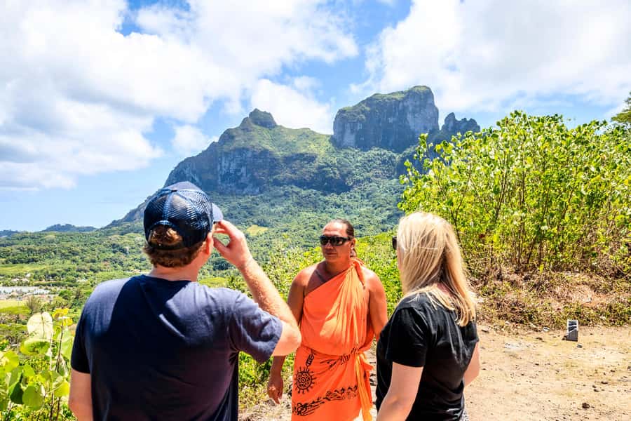 Bora Bora: 4WD History & Culture Tour - Guides who shape the experience