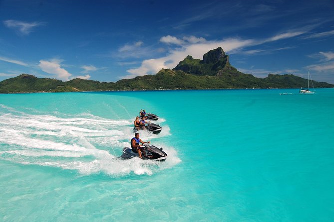 Bora Bora 4WD Tour Including Lunch at Lucky House & Jet Ski Tour - Guides, group size, and the feel of the day