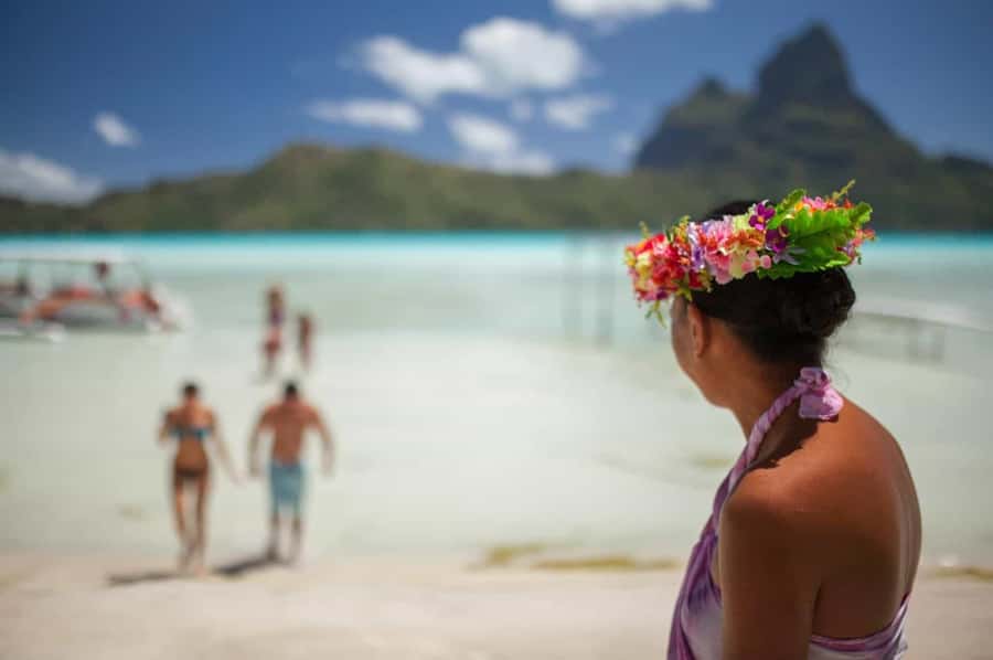 Bora Bora Luxury Tour and Beach Picnic - Who should book this experience?