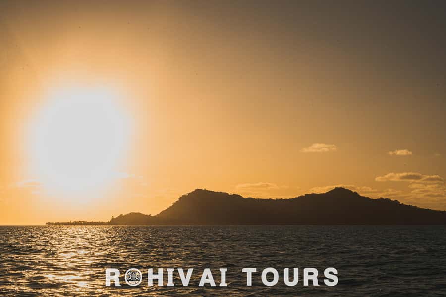 Bora Bora: Private Sunset cruise on the lagoon - A private sunset on Bora Bora’s lagoon
