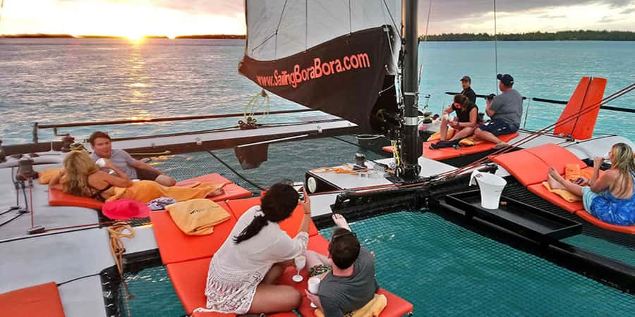 Bora Bora: Sunset Catamaran Cruise with Snacks and Drinks - Getting to the boat by hotel dock