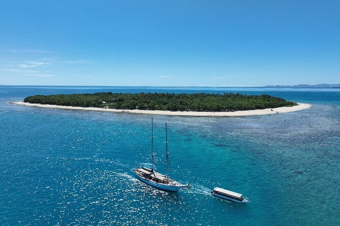 Capt Cook Cruises Super Saver Combo: Day Sail + Dinner Cruise - BBQ lunch, drinks, and what the price covers