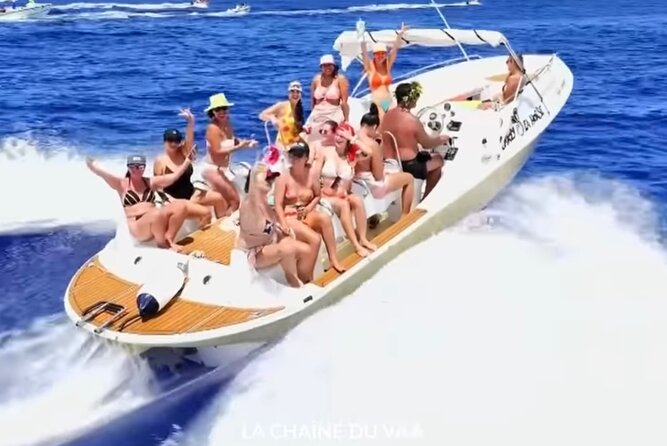 Crazyseahorseborabora Comfortable boat , sensational snorkeling . - What the 3.5-hour route feels like