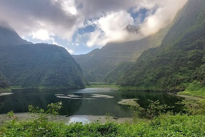 Crossing Over Tahiti Island Safari 4x4 - The volcanic interior and the main crater
