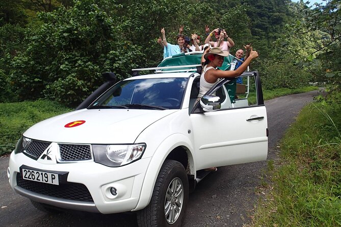 Crossing Over Tahiti Island Safari 4x4 - The lunch stop requires a little planning