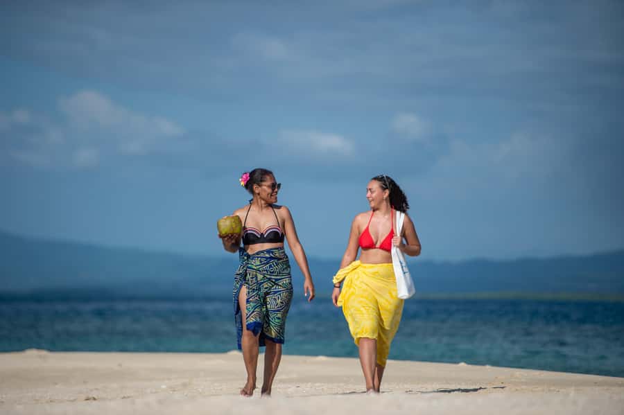 Denarau: Oolala Cruises Day Cruise - Glass-bottom boating and paddle sports