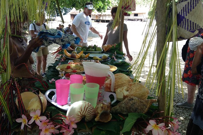 Eastcape Drive Tour - Taro, yam, banana, and fruit at lunch