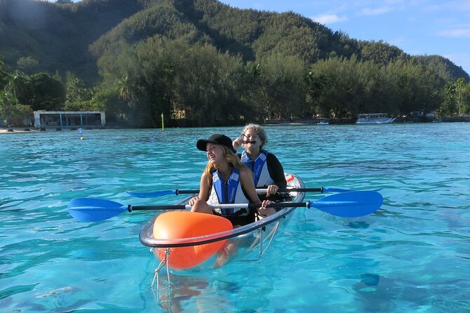 Eco guided excursion to the lagoon of Moorea in a transparent kayak Afternoon 2h - Resting on the motu with fruit juice