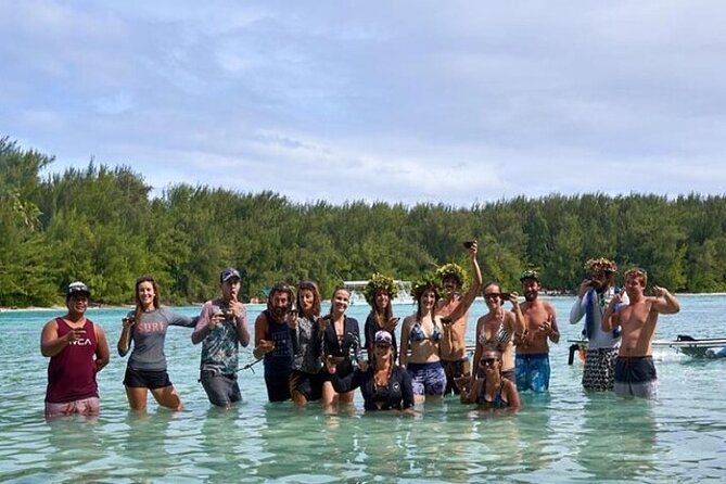 Eco guided excursion to the lagoon of Moorea in a transparent kayak Afternoon 2h - Seeing turtles, rays, and fish through the kayak