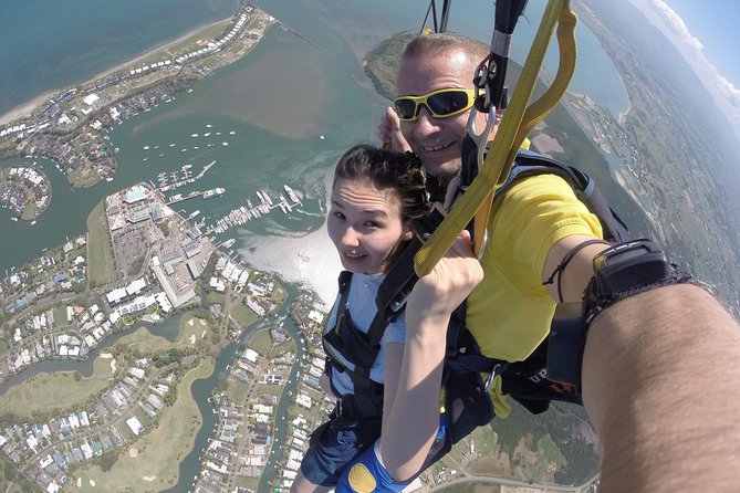 Extreme 12000ft Tandem Jump (45 seconds free fall) - The scenic flight toward the Mamanuca Islands