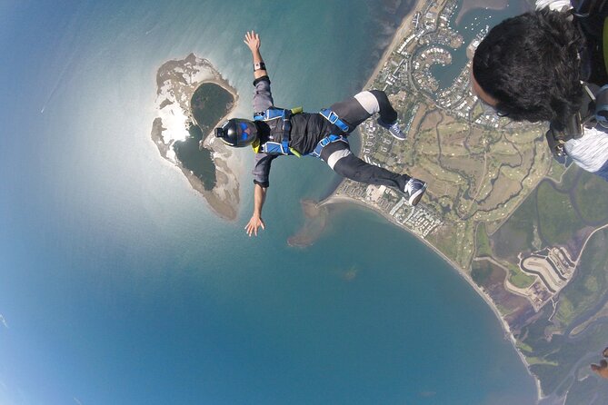 Extreme 12000ft Tandem Jump (45 seconds free fall) - What you actually see from the parachute