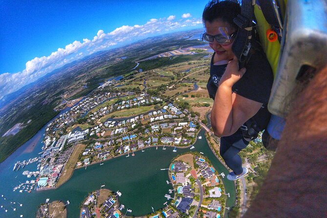 Extreme 12000ft Tandem Jump (45 seconds free fall) - Camera choices and the cost of remembering the jump