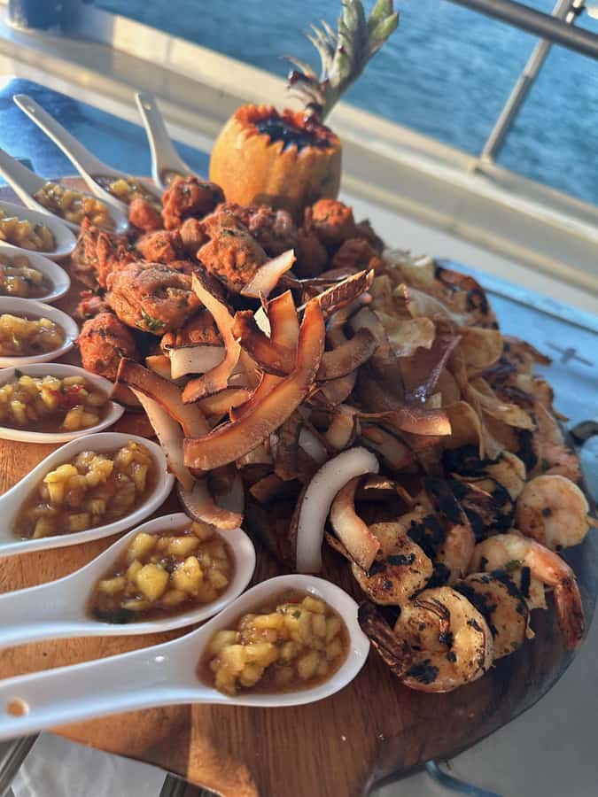 Fiji: Captain Cook Cruises Sunset Dinner Cruise - What arrives at the dinner table