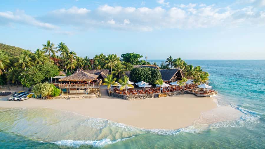 Fiji: Castaway Island Resort Day Cruise with Lunch - Five hours of sand, palms, and resort facilities