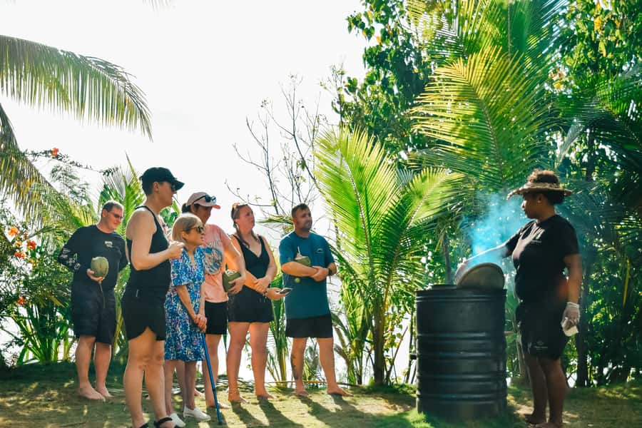 Fiji: Day and Night Combo Tour - Meeting local life at Vusama village