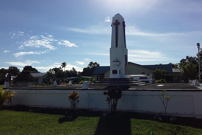 Fiji Local Village, Market, Temple & Garden of Sleeping Giant with Mud Pool Tour - Who will get the most from this day