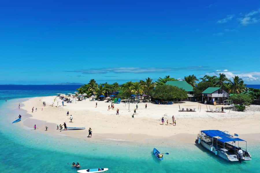 Fiji: South Sea Island Combo Half Day Trip Lunch & Drinks - The return cruise shows you more of the Mamanucas