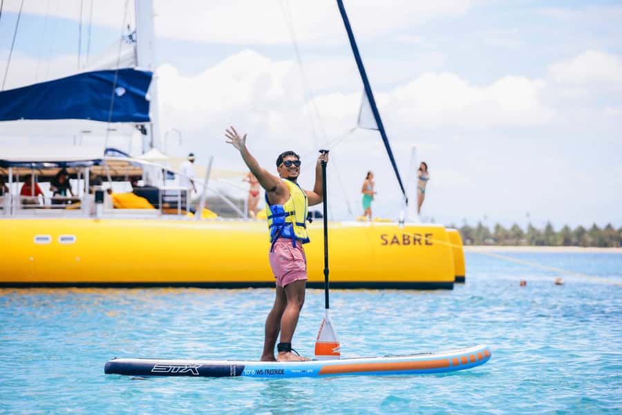 Fiji: South Sea Sailing Experience with Lunch & Drinks - A full day aboard the Sabre catamaran