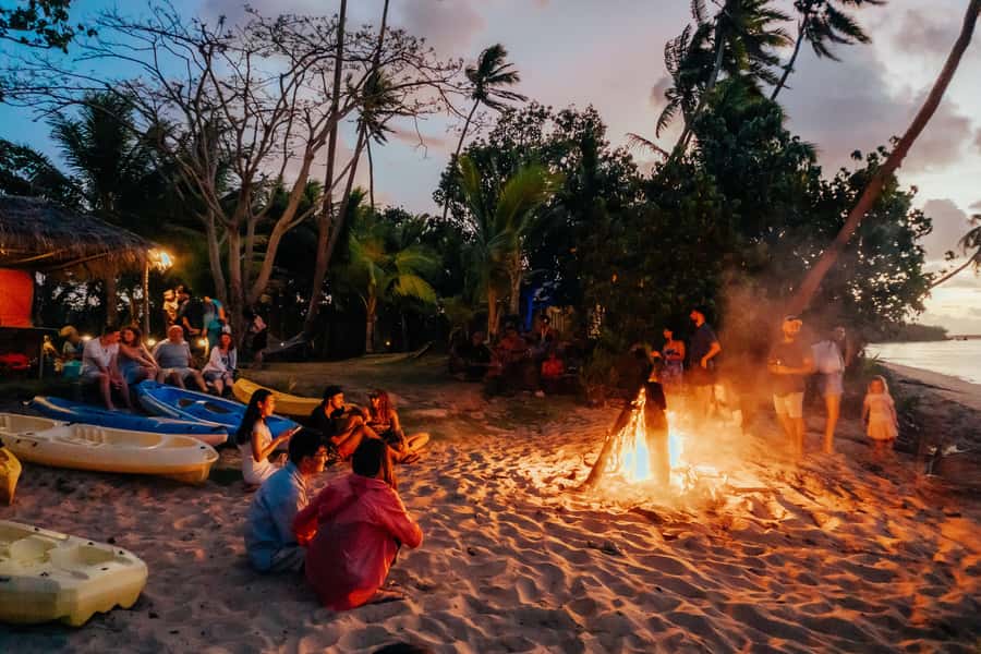 Fiji: Sunset Cruise with Dinner and Fire Show - The lovo dinner gives the evening its center