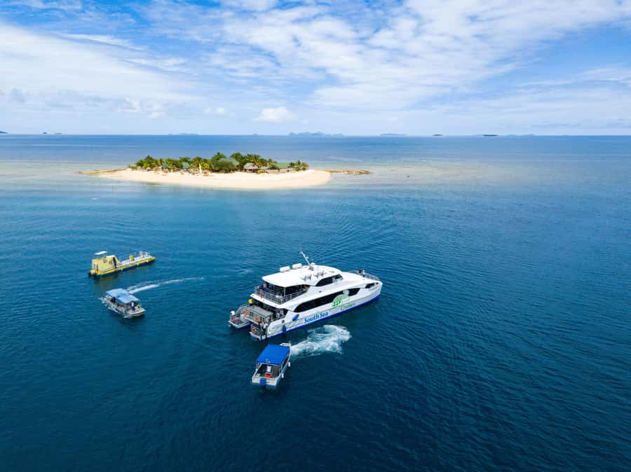 Fiji: Yasawa Islands Explorer Cruise with Lunch - Resort stops without getting off the boat