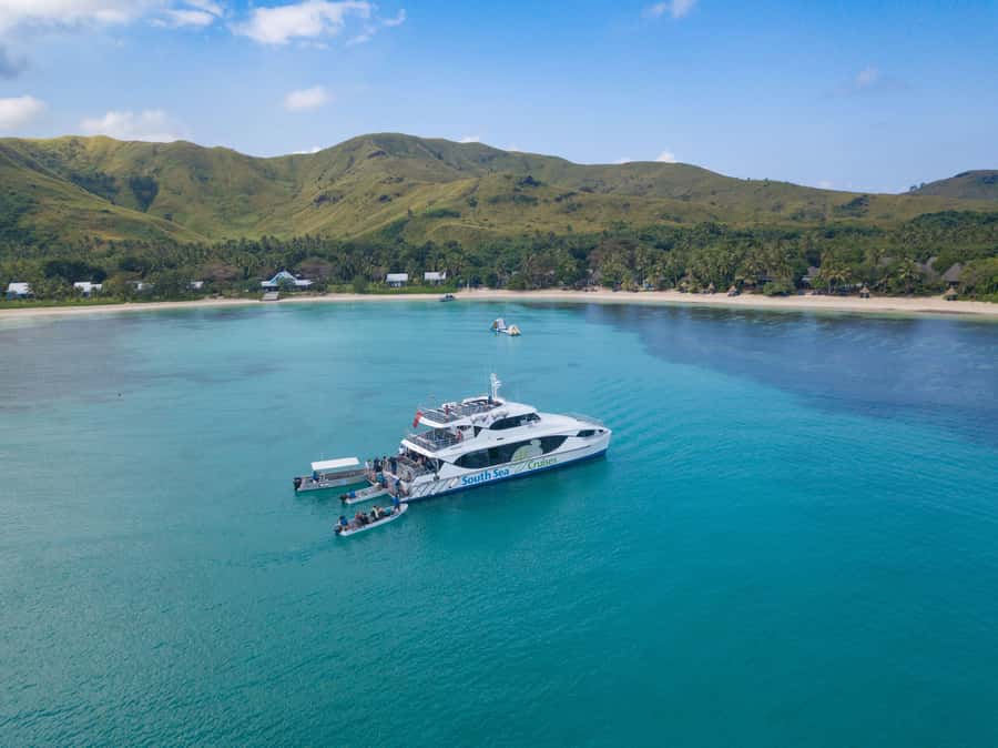Fiji: Yasawa Islands Explorer Cruise with Lunch - The northbound cruise through volcanic islands