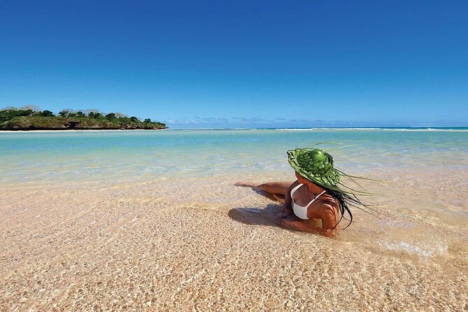 Fijian pottery crafting Village Experience & Natadola Beach Tour - Sigatoka, Fiji’s market town