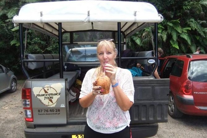 Franckyfranck Tours Moorea - Half day Tours - Magic Mountain: the rough road earns its view