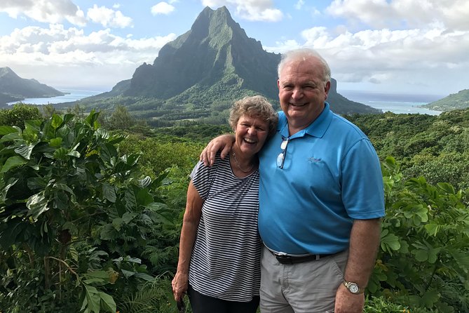 Franckyfranck tours Moorea - Tours privés // Private half day tours - Belvedere Lookout and Mount Rotui