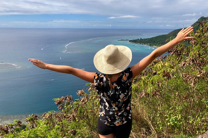 Franckyfranck tours Moorea - Tours privés // Private half day tours - Magic Mountain’s 360-Degree View