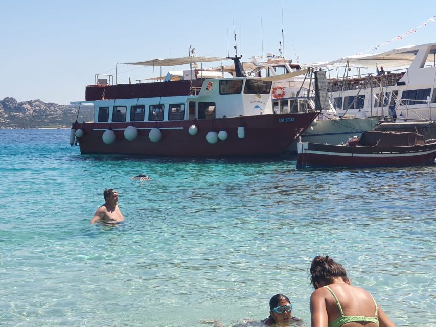 From Palau: La Maddalena Archipelago Boat Tour with Pasta - La Maddalena town offers a change of pace