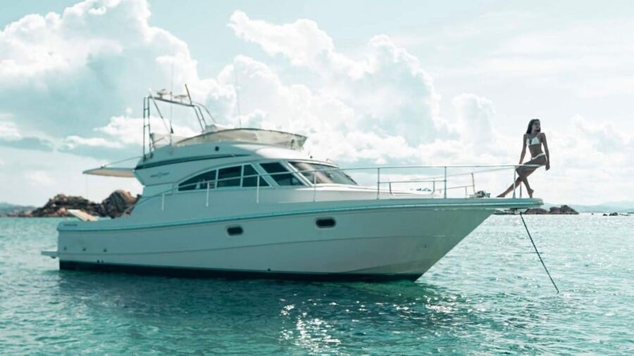 From Palau: La Maddalena Archipelago Yacht Tour with Lunch - Porto Madonna and its sheltered coves