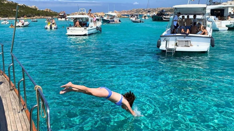 From Palau: Wooden Boat Tour to La Maddalena Archipelago - Leaving Palau and finding the boat