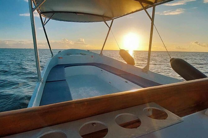 Guided sunset cruise on Raiatea Lagoon - Why the refreshments add value