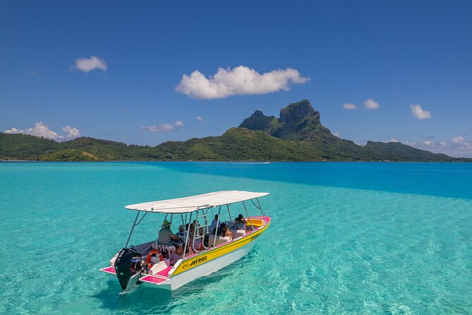 Half a day to discover Bora Bora with O-sea - A small boat atmosphere with room for questions
