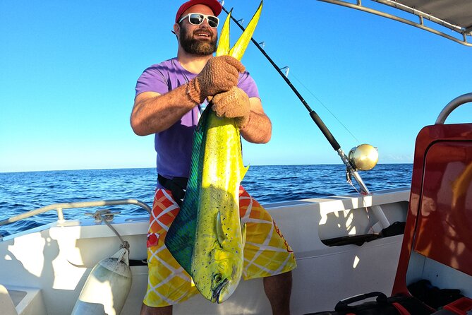 Half-day Big Fishing in Moorea on shared tour - Learning from Matahi during the trip