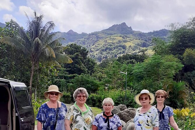 Half Day Mudpools, Veseisei Fijian Village, Gardens of Sleeping Giants &Shopping - Transport, guide, and group size