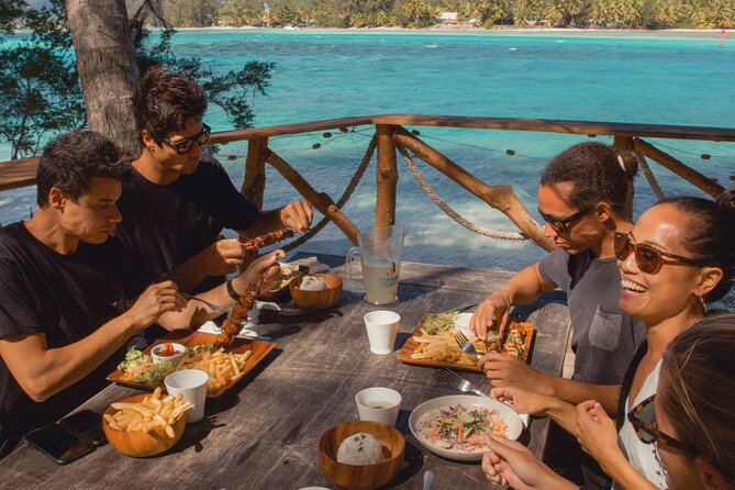 Half Day Tour lagoon discovery marine fauna flora small group - Second stop: blacktip sharks at the outer reef